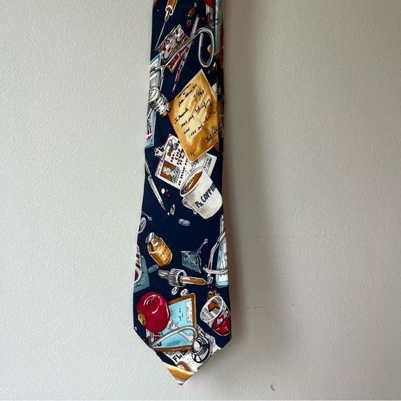 Vintage Nicole Miller 1994 Doctor Medical themed tie | 100% Silk | Made in Korea - Picture 3 of 9